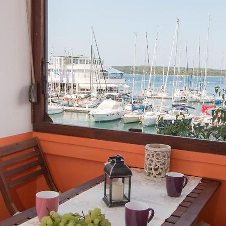 Harbour-Apartment With Sea View And Parking Spot Pula Exterior photo