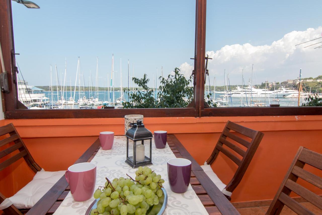 Harbour-Apartment With Sea View And Parking Spot Pula Exterior photo