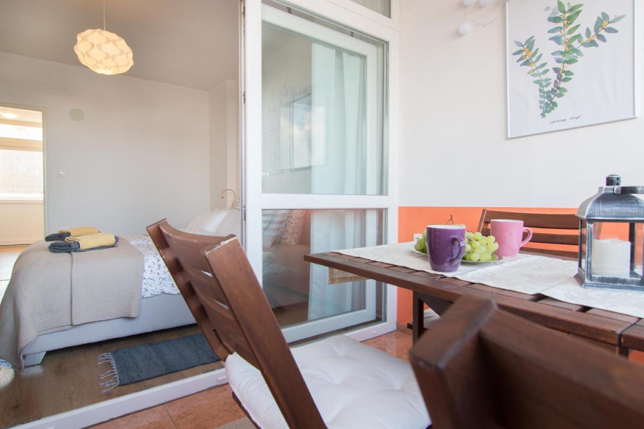 Harbour-Apartment With Sea View And Parking Spot Pula Exterior photo
